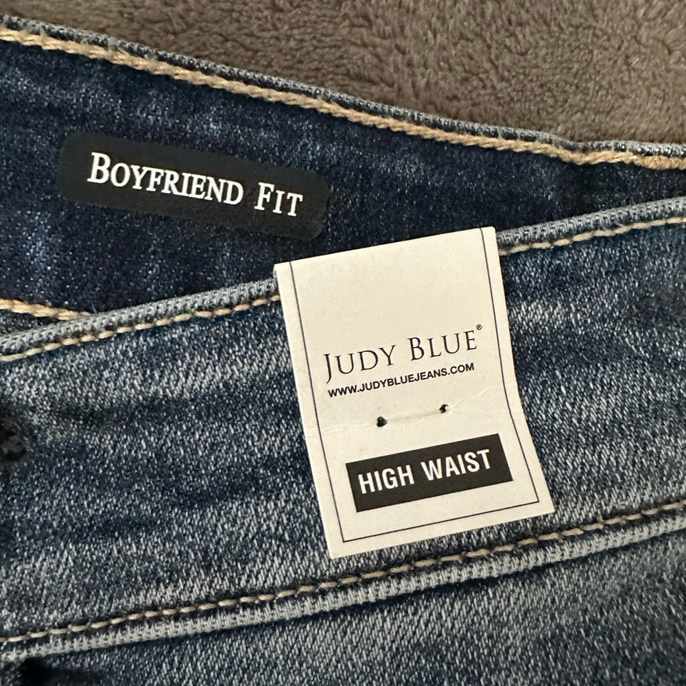 NWT Judy Blue Ripped Boyfriend Fit Jeans - Picture 3 of 4